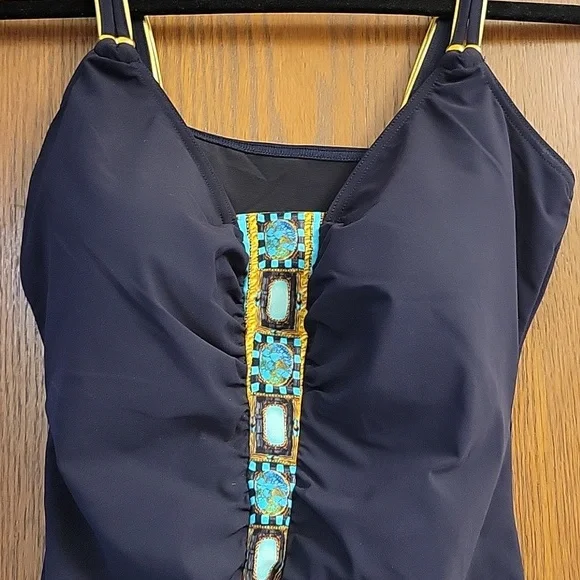 Bathing suit - Picture 2 of 12